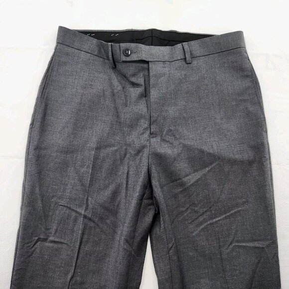 Van Heusen Gray Flat Front Trueman Dress Pants Mens Size 33W x 40L Stretch - Picture 2 of 5
